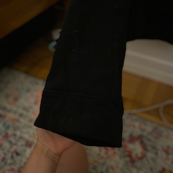 Cropped black hoodie - Picture 3 of 3